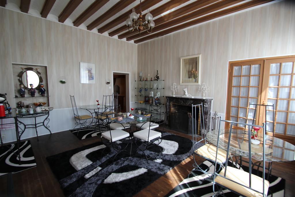 Bed and Breakfast Domaine Des Roses Vaudelnay Zewnętrze zdjęcie