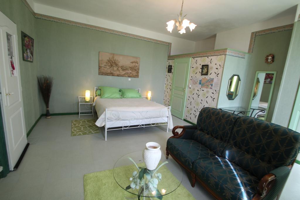 Bed and Breakfast Domaine Des Roses Vaudelnay Pokój zdjęcie